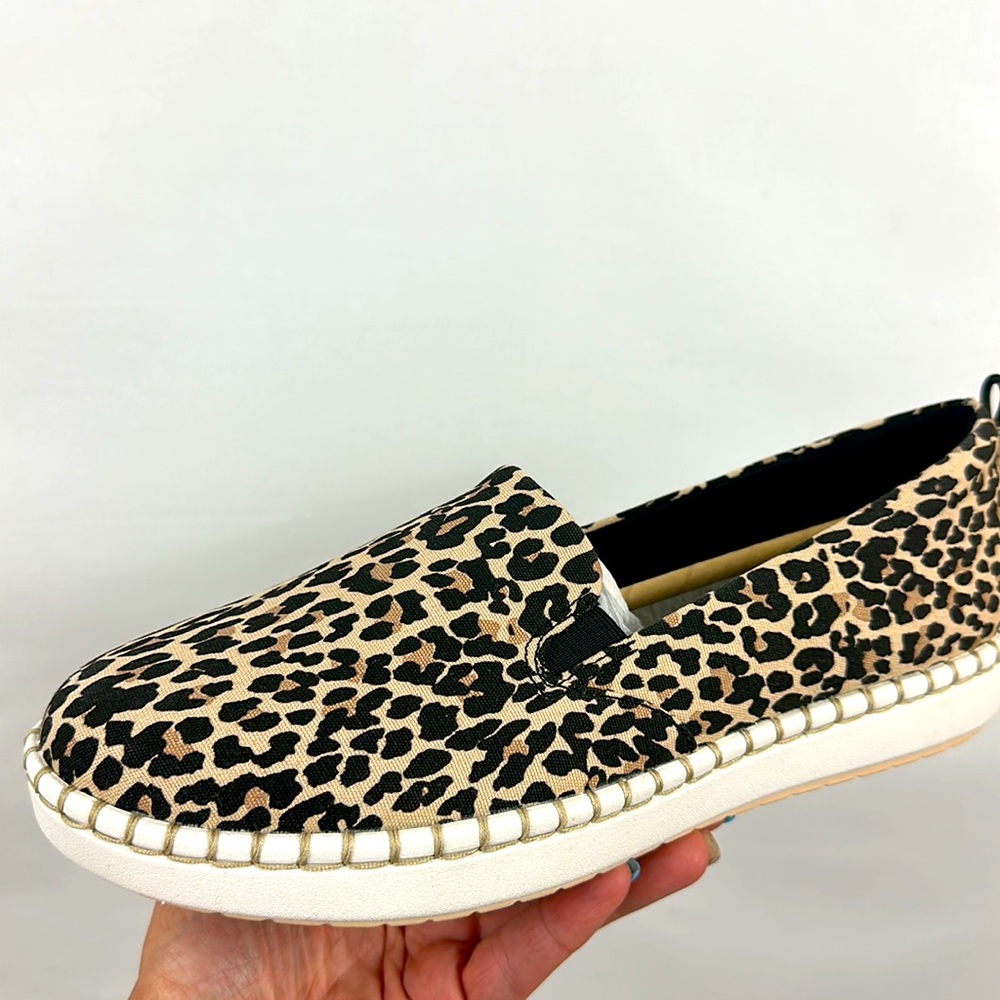 Clarks Cloudstepper Women's Step Glow Jade Loafer Flat, Leopard Print 9W - Picture 2 of 11